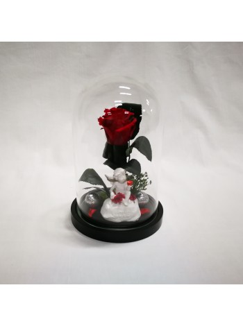 Композиционная красная роза классик в колбе 20 со мхом, ангелом и декором