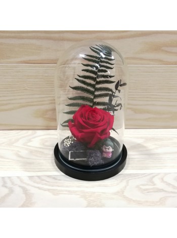 Композиционная красная роза премиум в колбе 20 с папороником и декором бабушка